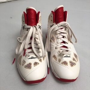 Nike Air Max Lebron PS (VIII) basketball sneakers white red